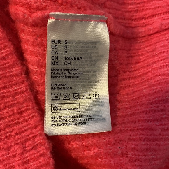 hot pink H&M sweater - Picture 3 of 3